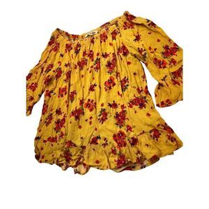 Vanilla Star Short Sleeve Blouse size Medium